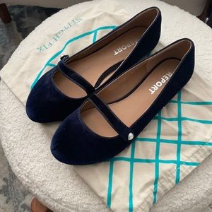 Report Footwear Monty Velvet Pearl Strap Flat 9.5